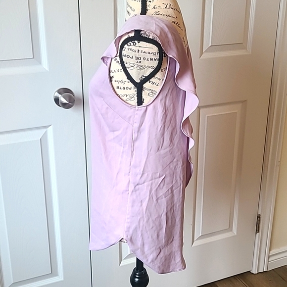 Open-back Blouse - Picture 2 of 4